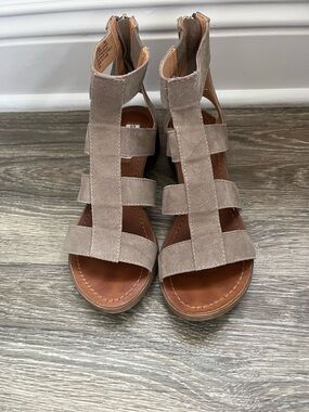 Steve Madden Taupe Suede Strappy Zip-Back Gladiator Sandals